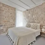 Orange Tree House Villa *