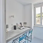 Orange Tree House Vis