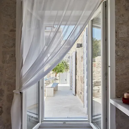 Orange Tree House * Vis