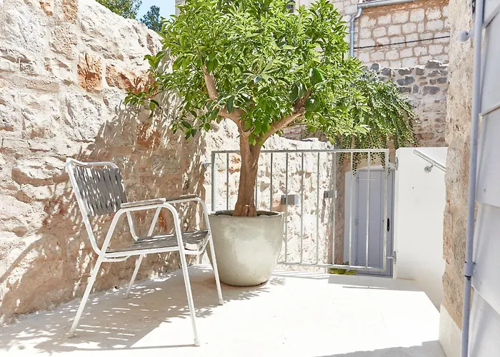 Orange Tree House Villa *