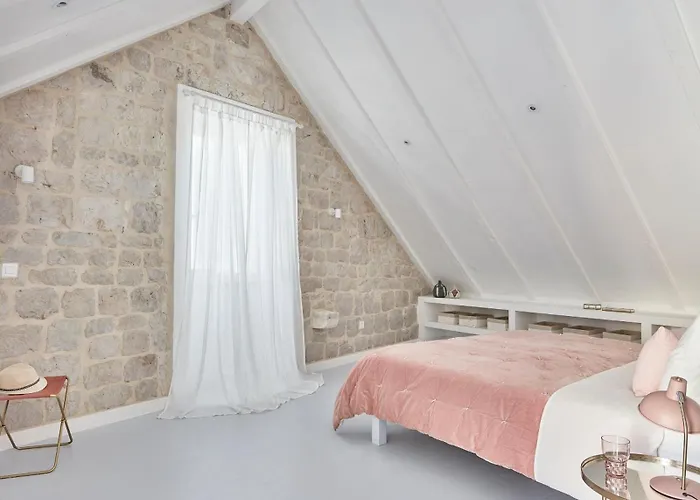 Orange Tree House Vis