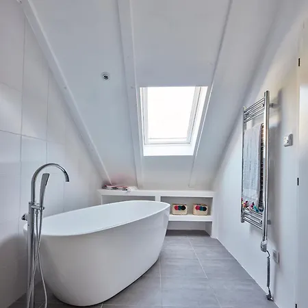 Willa Orange Tree House