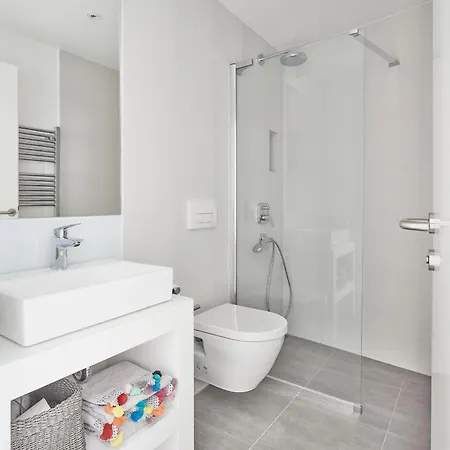 Orange Tree House Willa Vis